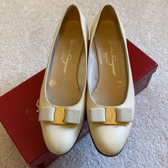 Salvatore Ferragamo “Lillaz” pumps - Picture 2 of 13